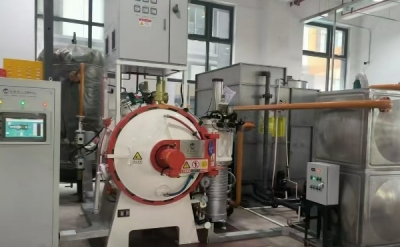 上海冠顶真空烧结炉：铁基防氧化与钛合金晶粒控制的“双料冠军”